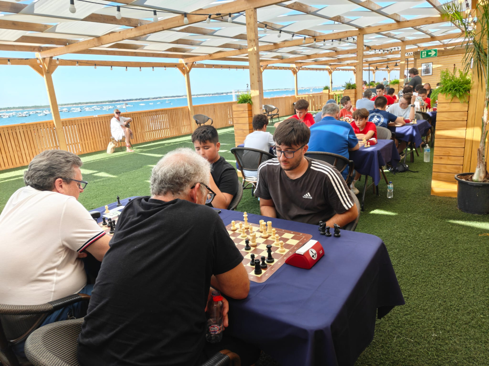 LA REAL SOCIEDAD DE CARRERAS REÚNE EN SU IV OPEN INTERNACIONAL A MÁS DE UN CENTENAR DE AJEDRECISTAS