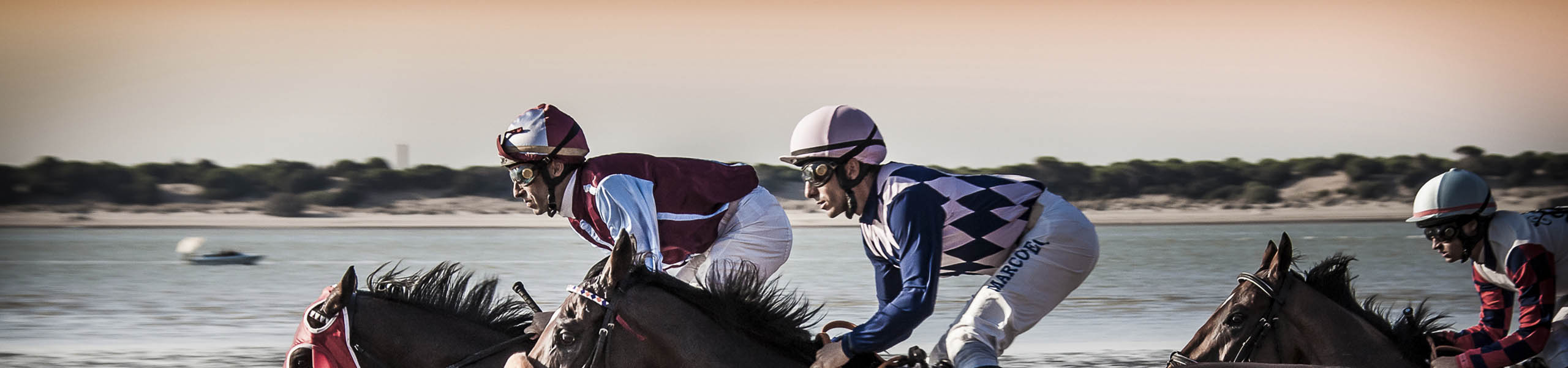 Carreras de caballos en la playa